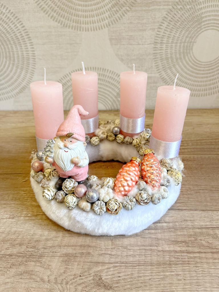 Adventi koszorú Mikulással 1