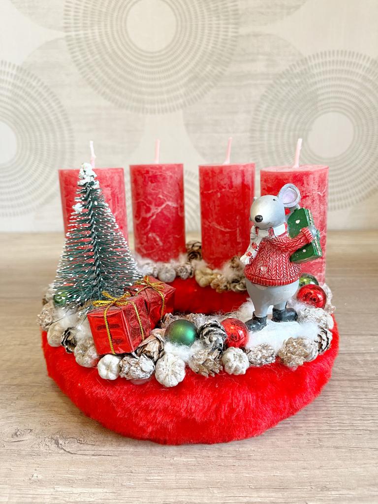 Adventi koszorú egérrel, piros színű 1