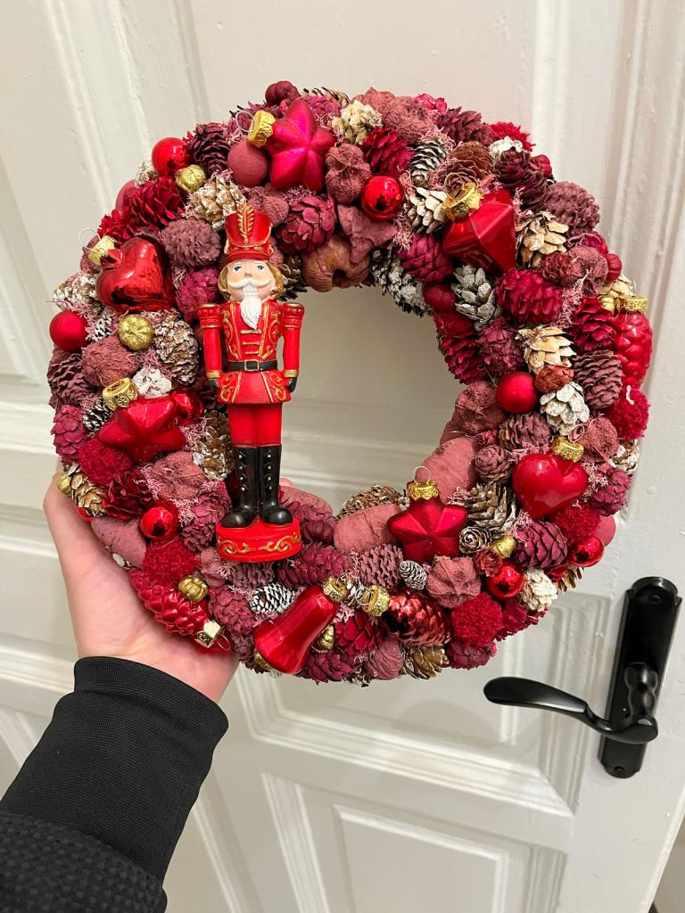 Bordó diótörős adventi kopogtató 31cm 1