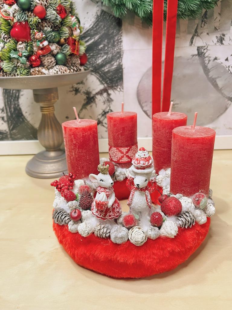 Adventi koszorú egérpárral piros színű 1