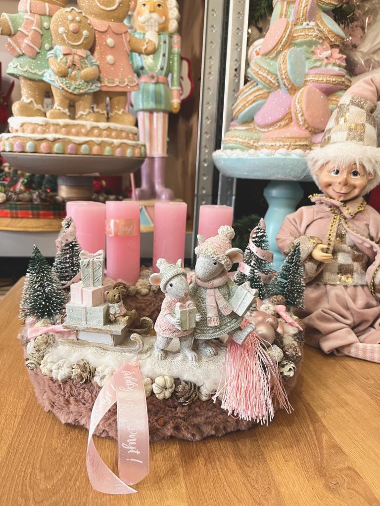 Adventi koszorú egérpárral és szánkóval, pasztell rózsaszín, 28cm 1