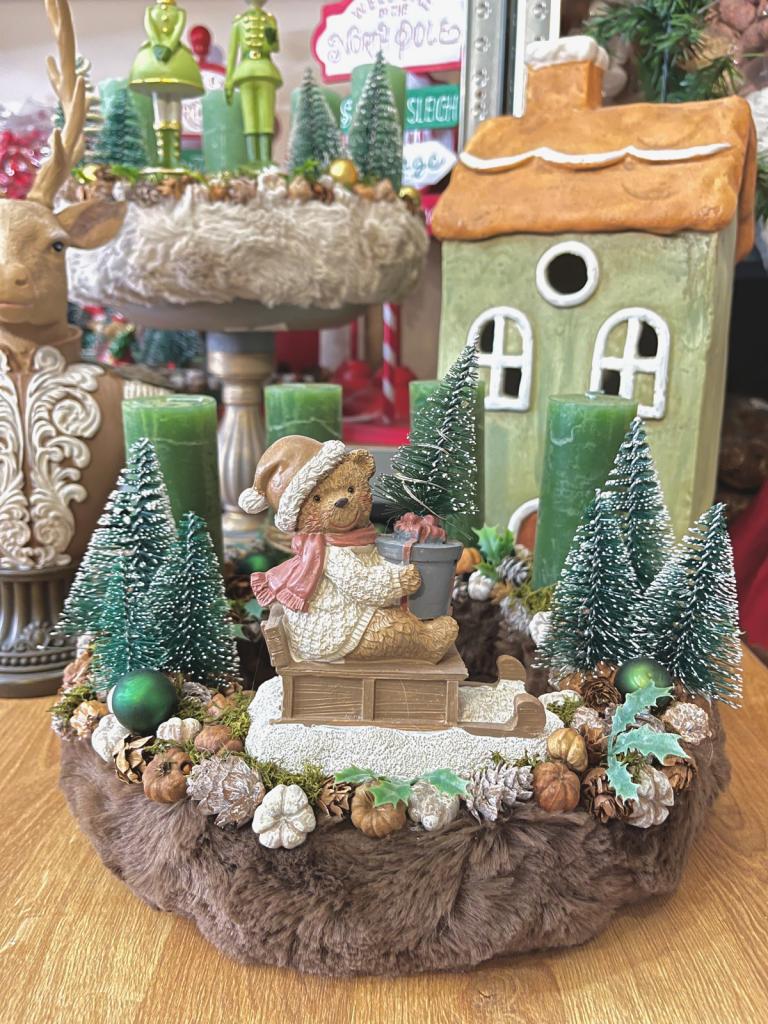 Adventi koszorú szánkózó macival, zöld-barna, 28cm 1