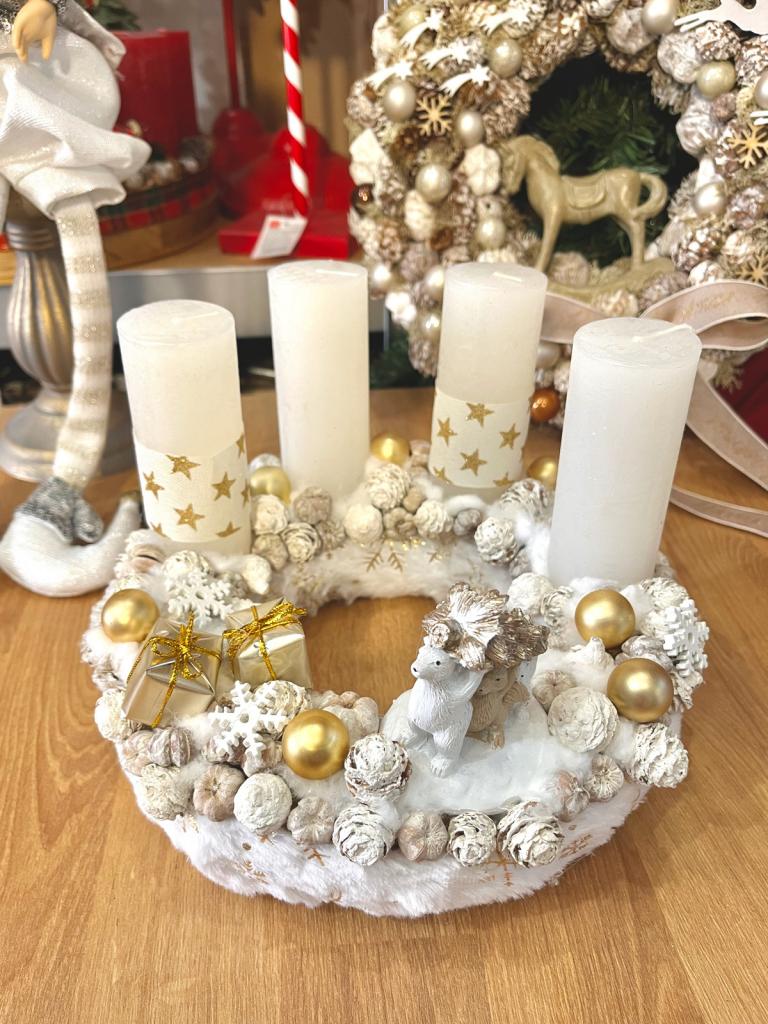 Adventi koszorú jegesmedvével és mókussal, fehér-arany, 28cm 1