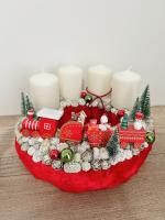 Adventi koszorú piros vonattal 3
